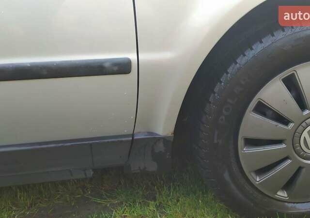 Сірий Фольксваген Пассат, об'ємом двигуна 1.6 л та пробігом 333 тис. км за 3400 $, фото 26 на Automoto.ua