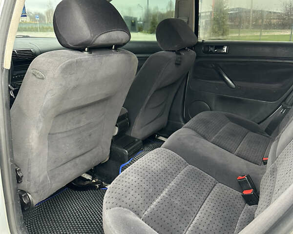 Сірий Фольксваген Пассат, об'ємом двигуна 1.9 л та пробігом 426 тис. км за 3750 $, фото 10 на Automoto.ua