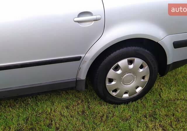 Сірий Фольксваген Пассат, об'ємом двигуна 1.6 л та пробігом 333 тис. км за 3400 $, фото 27 на Automoto.ua