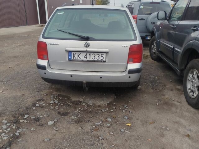 Серый Фольксваген Пассат, объемом двигателя 1.9 л и пробегом 261 тыс. км за 2800 $, фото 9 на Automoto.ua