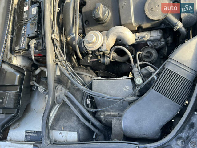 Сірий Фольксваген Пассат, об'ємом двигуна 1.9 л та пробігом 320 тис. км за 3999 $, фото 20 на Automoto.ua