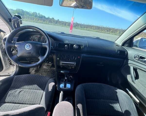 Серый Фольксваген Пассат, объемом двигателя 1.6 л и пробегом 287 тыс. км за 4000 $, фото 6 на Automoto.ua