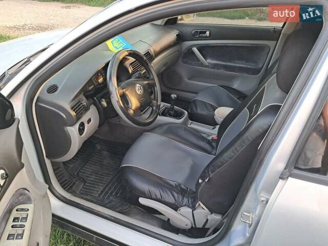 Серый Фольксваген Пассат, объемом двигателя 1.8 л и пробегом 359 тыс. км за 3500 $, фото 2 на Automoto.ua