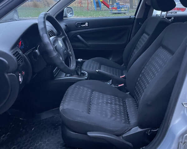 Серый Фольксваген Пассат, объемом двигателя 1.8 л и пробегом 375 тыс. км за 3200 $, фото 10 на Automoto.ua