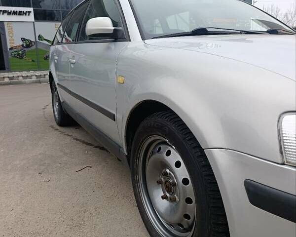 Сірий Фольксваген Пассат, об'ємом двигуна 1.78 л та пробігом 343 тис. км за 4000 $, фото 13 на Automoto.ua