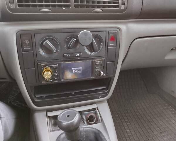 Серый Фольксваген Пассат, объемом двигателя 1.9 л и пробегом 540 тыс. км за 2500 $, фото 11 на Automoto.ua