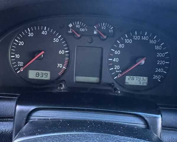 Серый Фольксваген Пассат, объемом двигателя 1.6 л и пробегом 287 тыс. км за 4000 $, фото 3 на Automoto.ua