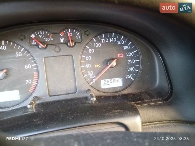 Серый Фольксваген Пассат, объемом двигателя 1.8 л и пробегом 185 тыс. км за 4000 $, фото 4 на Automoto.ua