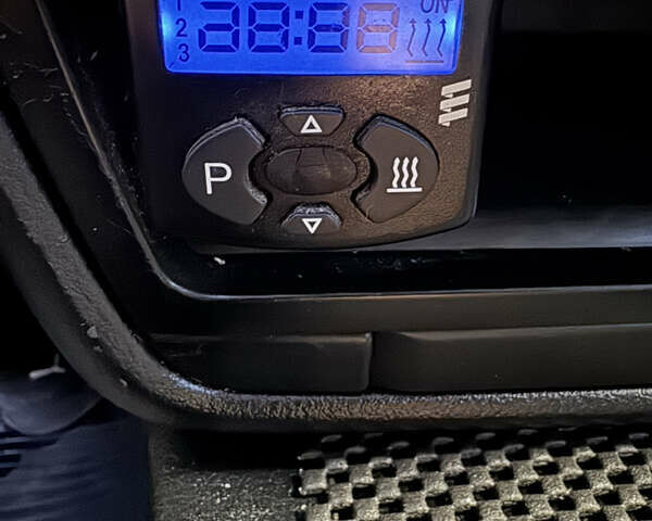 Серый Фольксваген Пассат, объемом двигателя 1.6 л и пробегом 170 тыс. км за 3599 $, фото 13 на Automoto.ua