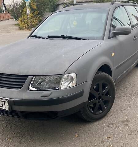 Серый Фольксваген Пассат, объемом двигателя 1.9 л и пробегом 470 тыс. км за 2000 $, фото 2 на Automoto.ua