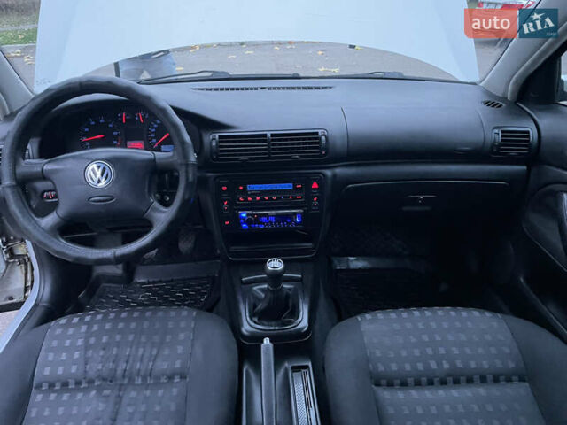 Серый Фольксваген Пассат, объемом двигателя 1.8 л и пробегом 375 тыс. км за 3200 $, фото 13 на Automoto.ua