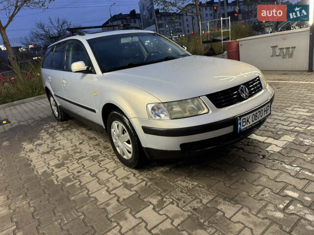 Серый Фольксваген Пассат, объемом двигателя 1.6 л и пробегом 170 тыс. км за 3599 $, фото 2 на Automoto.ua