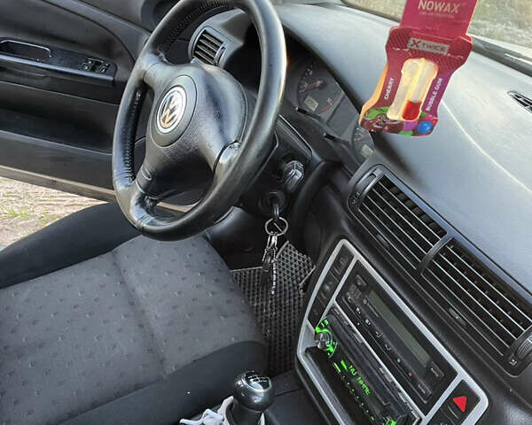 Серый Фольксваген Пассат, объемом двигателя 1.9 л и пробегом 366 тыс. км за 4200 $, фото 7 на Automoto.ua