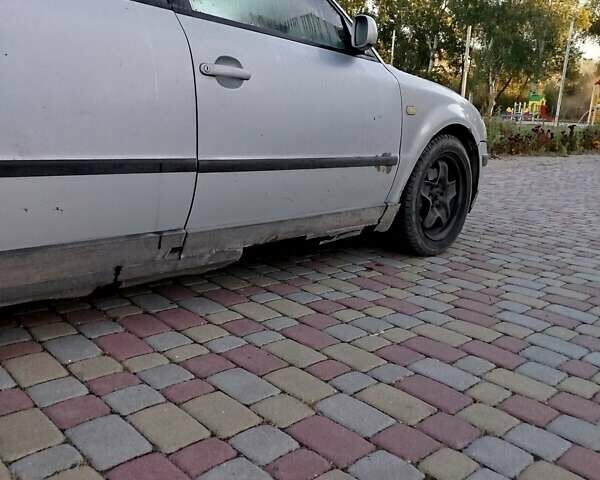 Серый Фольксваген Пассат, объемом двигателя 1.9 л и пробегом 540 тыс. км за 2500 $, фото 7 на Automoto.ua