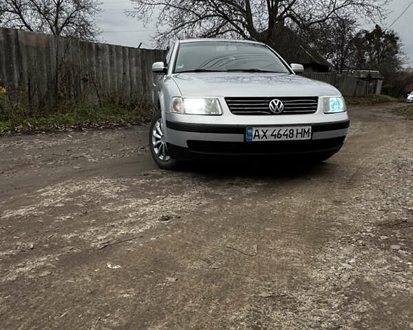 Серый Фольксваген Пассат, объемом двигателя 1.6 л и пробегом 386 тыс. км за 5000 $, фото 8 на Automoto.ua