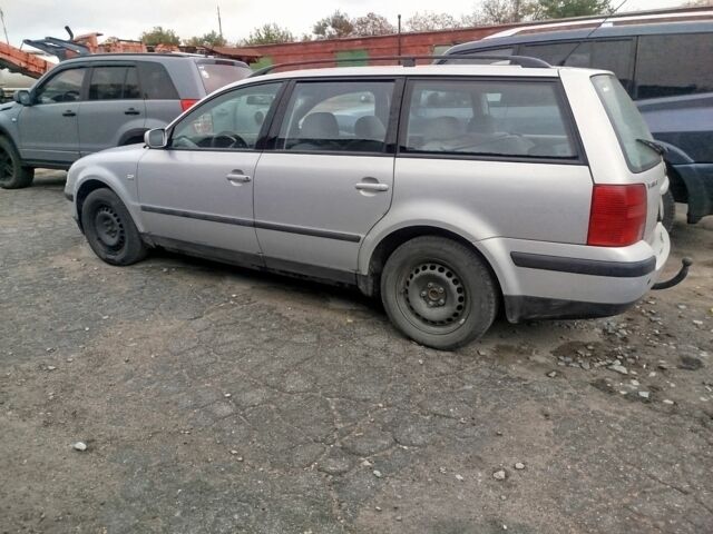 Серый Фольксваген Пассат, объемом двигателя 1.9 л и пробегом 261 тыс. км за 2800 $, фото 7 на Automoto.ua