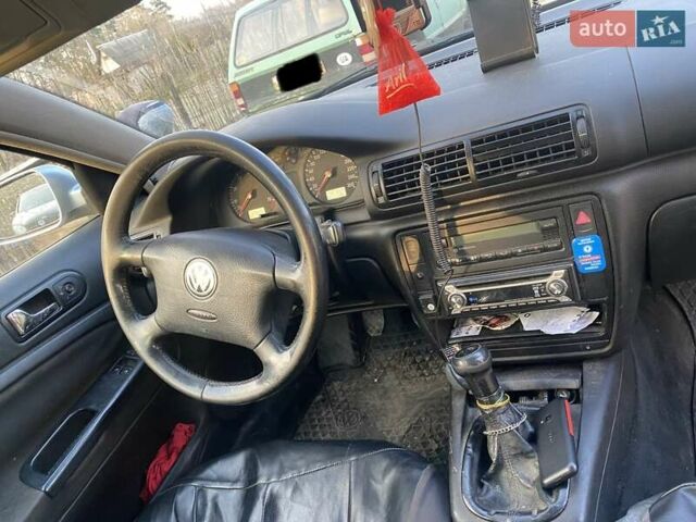 Серый Фольксваген Пассат, объемом двигателя 1.8 л и пробегом 415 тыс. км за 3300 $, фото 1 на Automoto.ua