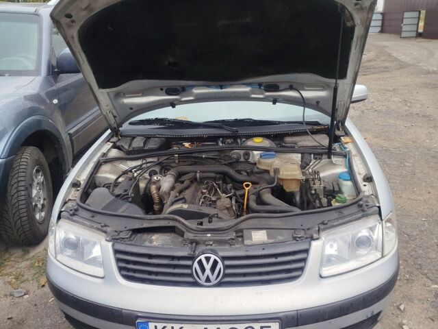 Серый Фольксваген Пассат, объемом двигателя 1.9 л и пробегом 261 тыс. км за 2800 $, фото 5 на Automoto.ua