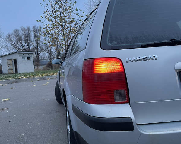 Серый Фольксваген Пассат, объемом двигателя 1.8 л и пробегом 375 тыс. км за 3200 $, фото 2 на Automoto.ua