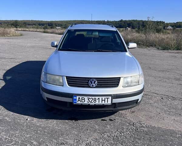 Серый Фольксваген Пассат, объемом двигателя 1.6 л и пробегом 287 тыс. км за 4000 $, фото 7 на Automoto.ua