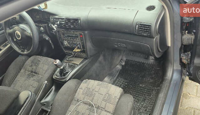 Сірий Фольксваген Пассат, об'ємом двигуна 1.78 л та пробігом 290 тис. км за 2800 $, фото 30 на Automoto.ua