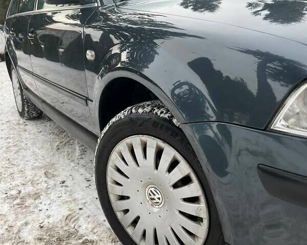 Сірий Фольксваген Пассат, об'ємом двигуна 1.6 л та пробігом 232 тис. км за 4100 $, фото 1 на Automoto.ua