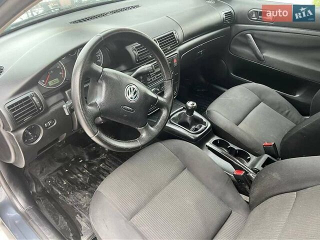 Сірий Фольксваген Пассат, об'ємом двигуна 1.6 л та пробігом 232 тис. км за 4100 $, фото 19 на Automoto.ua