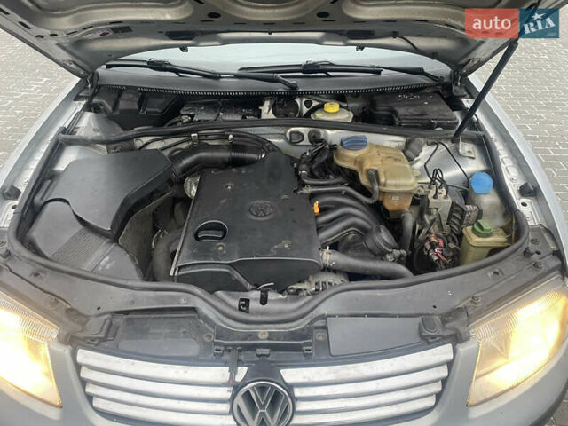 Серый Фольксваген Пассат, объемом двигателя 1.6 л и пробегом 345 тыс. км за 2450 $, фото 11 на Automoto.ua