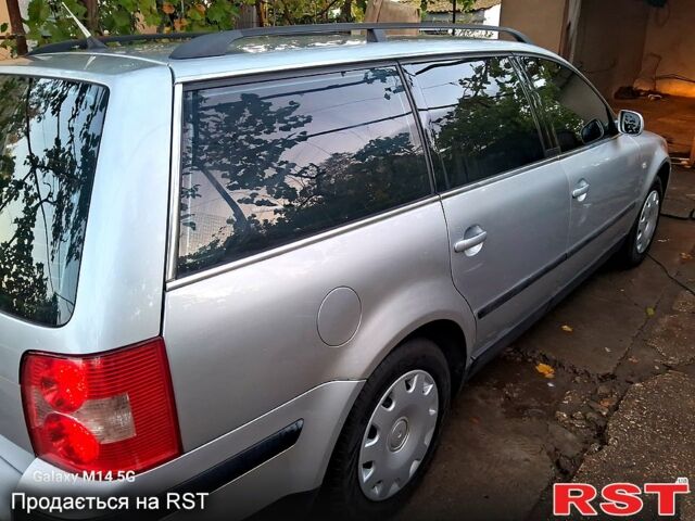 Серый Фольксваген Пассат, объемом двигателя 1.6 л и пробегом 130 тыс. км за 3900 $, фото 1 на Automoto.ua