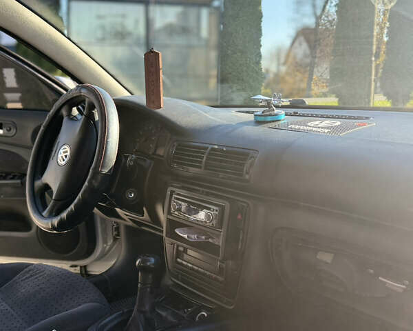 Серый Фольксваген Пассат, объемом двигателя 1.6 л и пробегом 284 тыс. км за 3800 $, фото 17 на Automoto.ua