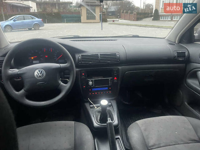 Серый Фольксваген Пассат, объемом двигателя 1.6 л и пробегом 345 тыс. км за 2450 $, фото 9 на Automoto.ua