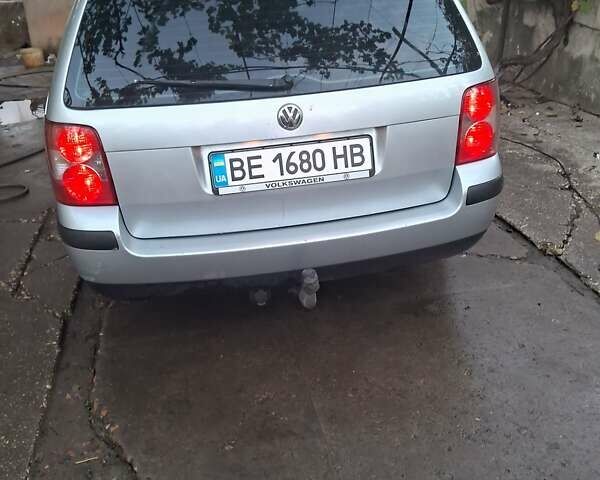 Серый Фольксваген Пассат, объемом двигателя 1.6 л и пробегом 130 тыс. км за 3900 $, фото 1 на Automoto.ua