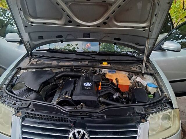 Серый Фольксваген Пассат, объемом двигателя 1.6 л и пробегом 130 тыс. км за 3900 $, фото 4 на Automoto.ua