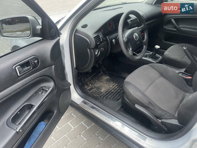 Серый Фольксваген Пассат, объемом двигателя 1.6 л и пробегом 345 тыс. км за 2450 $, фото 8 на Automoto.ua