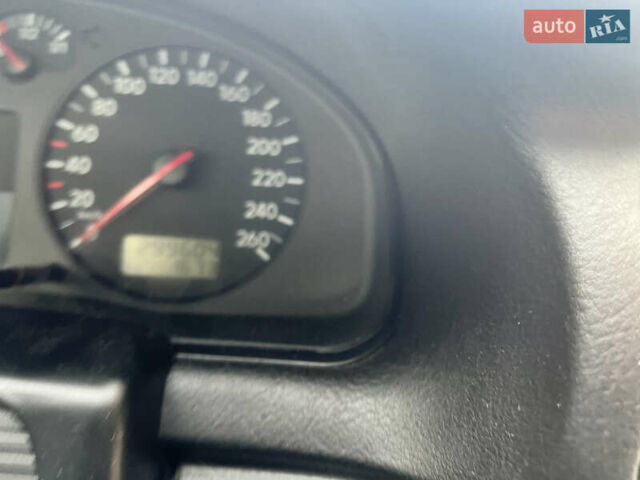Серый Фольксваген Пассат, объемом двигателя 1.9 л и пробегом 299 тыс. км за 2200 $, фото 7 на Automoto.ua