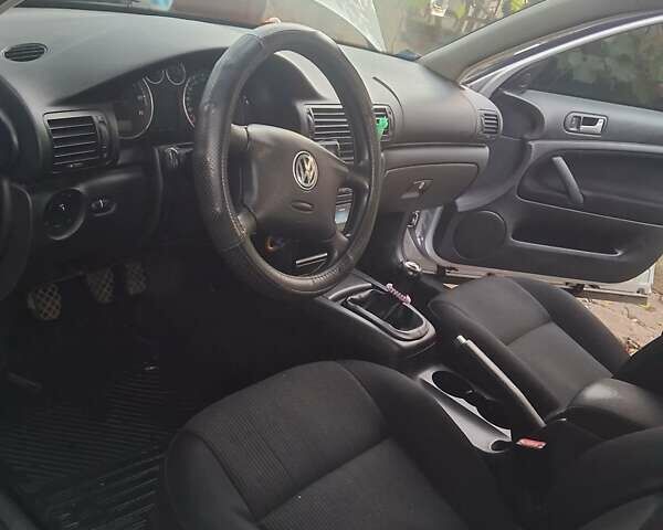 Серый Фольксваген Пассат, объемом двигателя 1.6 л и пробегом 130 тыс. км за 3900 $, фото 2 на Automoto.ua