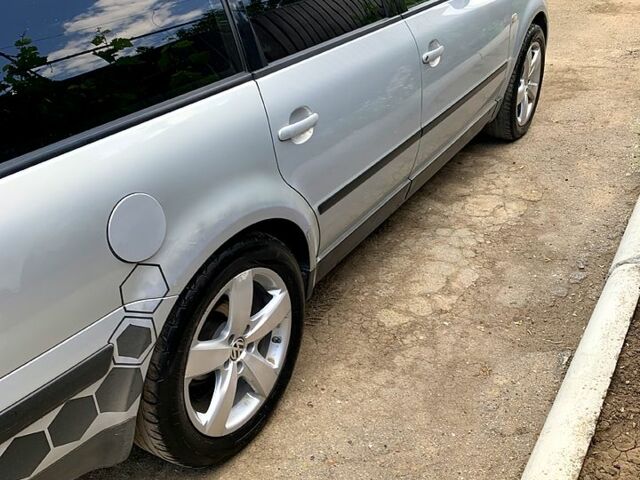 Серый Фольксваген Пассат, объемом двигателя 1.6 л и пробегом 190 тыс. км за 6000 $, фото 2 на Automoto.ua