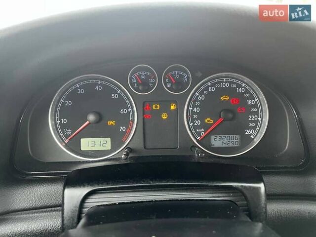 Сірий Фольксваген Пассат, об'ємом двигуна 1.6 л та пробігом 232 тис. км за 4100 $, фото 16 на Automoto.ua