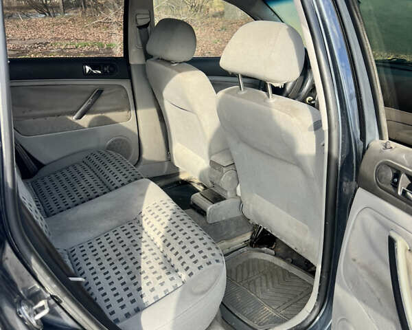 Серый Фольксваген Пассат, объемом двигателя 1.9 л и пробегом 350 тыс. км за 3300 $, фото 5 на Automoto.ua