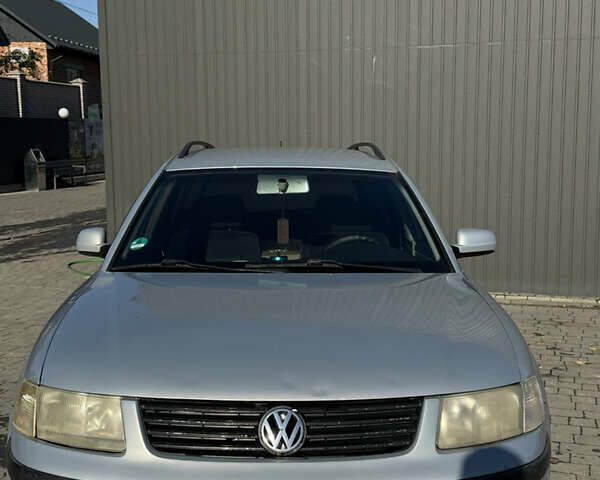 Серый Фольксваген Пассат, объемом двигателя 1.6 л и пробегом 284 тыс. км за 3800 $, фото 21 на Automoto.ua