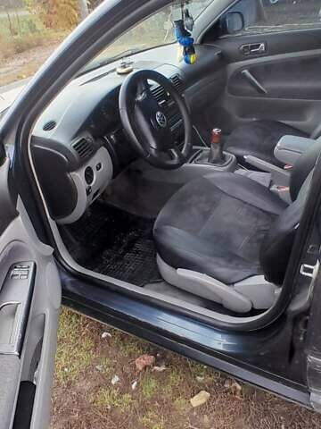 Серый Фольксваген Пассат, объемом двигателя 1.8 л и пробегом 385 тыс. км за 3600 $, фото 9 на Automoto.ua