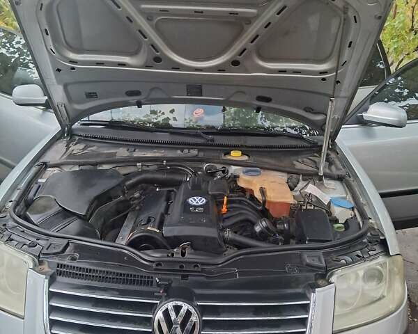 Серый Фольксваген Пассат, объемом двигателя 1.6 л и пробегом 130 тыс. км за 3900 $, фото 6 на Automoto.ua