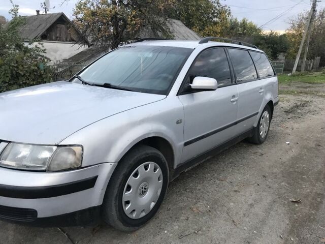 Серый Фольксваген Пассат, объемом двигателя 1.6 л и пробегом 350 тыс. км за 2800 $, фото 2 на Automoto.ua