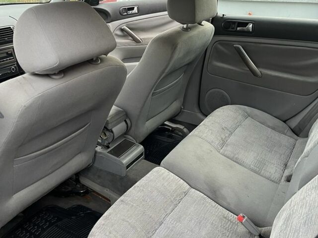 Серый Фольксваген Пассат, объемом двигателя 1.9 л и пробегом 438 тыс. км за 2500 $, фото 7 на Automoto.ua