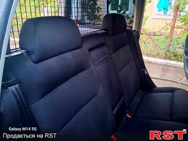 Серый Фольксваген Пассат, объемом двигателя 1.6 л и пробегом 130 тыс. км за 3900 $, фото 11 на Automoto.ua