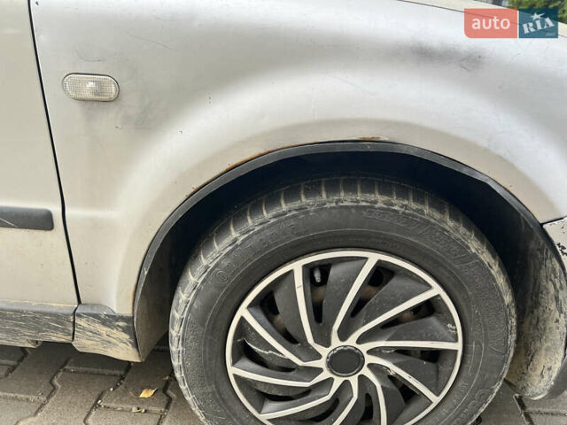 Серый Фольксваген Пассат, объемом двигателя 1.9 л и пробегом 299 тыс. км за 2200 $, фото 2 на Automoto.ua