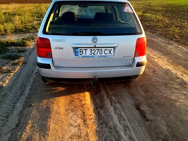 Сірий Фольксваген Пассат, об'ємом двигуна 1.6 л та пробігом 280 тис. км за 4580 $, фото 2 на Automoto.ua