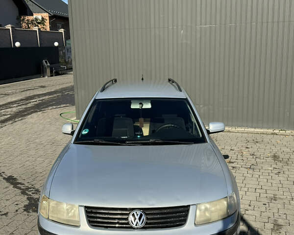 Серый Фольксваген Пассат, объемом двигателя 1.6 л и пробегом 284 тыс. км за 3800 $, фото 13 на Automoto.ua