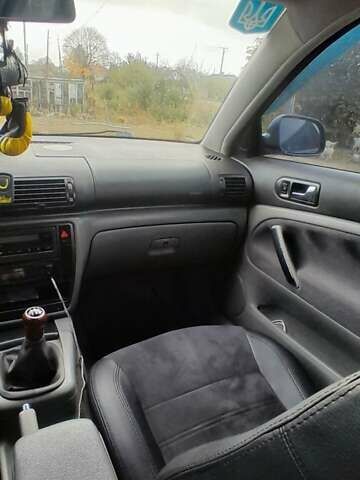 Серый Фольксваген Пассат, объемом двигателя 1.8 л и пробегом 385 тыс. км за 3600 $, фото 3 на Automoto.ua