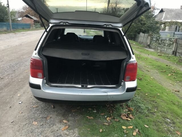 Серый Фольксваген Пассат, объемом двигателя 1.6 л и пробегом 350 тыс. км за 2800 $, фото 7 на Automoto.ua